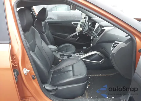 2015 Hyundai Veloster Re:flex z USA, uszkodzony, nr VIN KMHTC6AD0FU223189